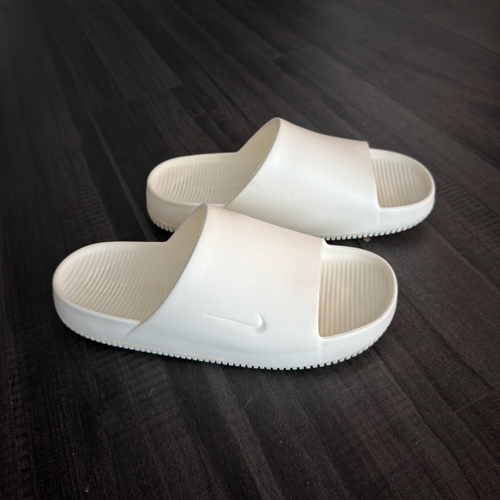 Nike Calm Slides